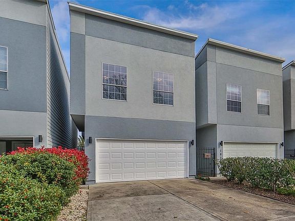 1838 Woodvine in Spring Branch! Private driveway and street parking make this home ideal for entertaining.