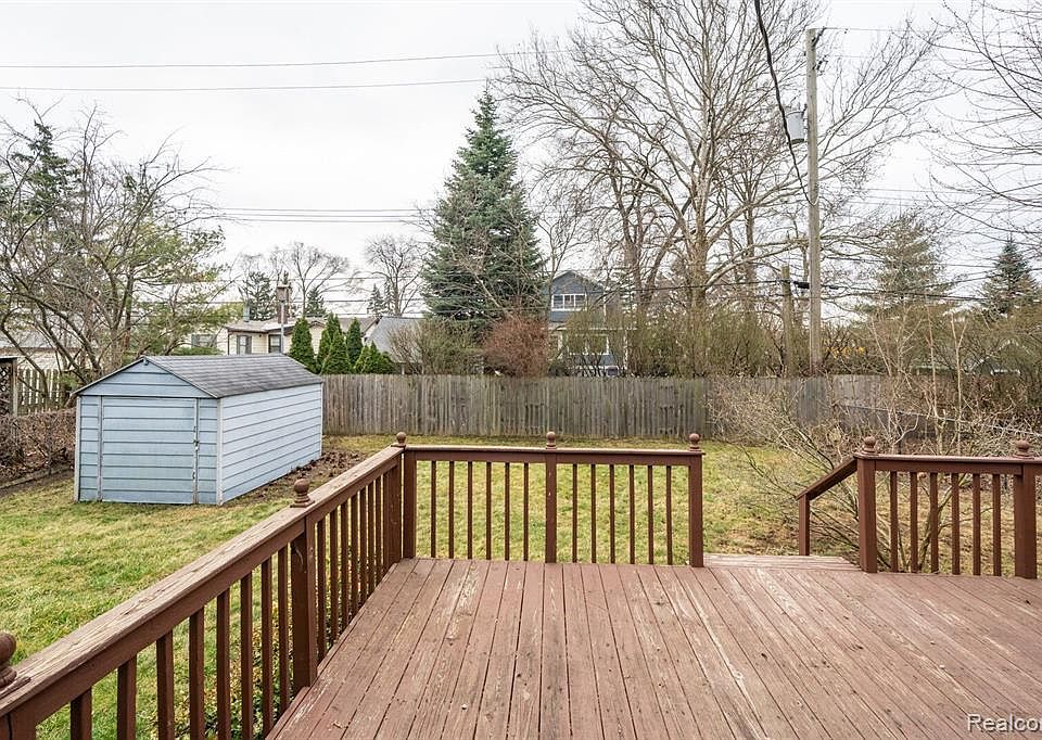 526 Midland Blvd, photo 18