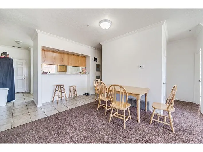 Building Photo - 642 N University Ave #A215