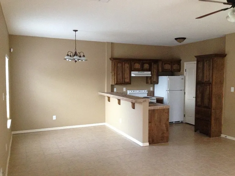418 Rock Cir — Photo 5