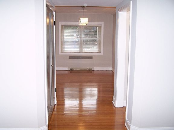 4th image of 6202 Nottingham Ave #1B-1Ba-1000Sqft