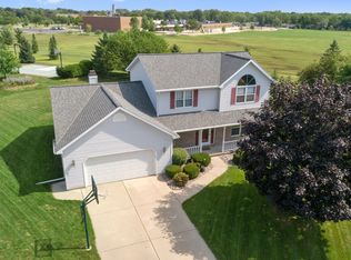 1220 Cecelia Ct, De Pere, WI 54115