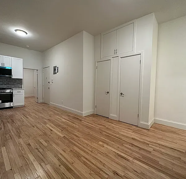 313 W 54th St #1RE — Photo 4
