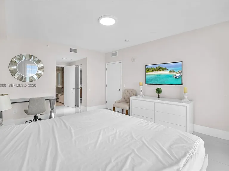 6700 Indian Creek Dr #904 — Photo 19