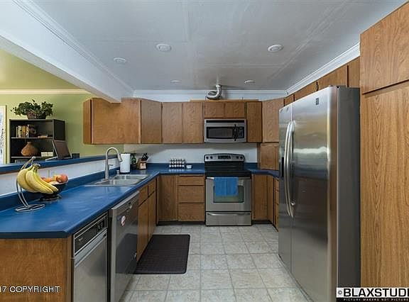 3rd image of 1651 Madison Dr