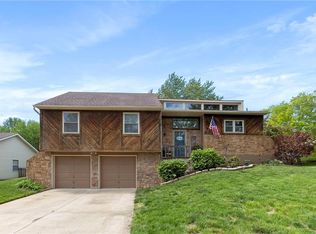 13100 S Brougham Dr, Olathe, KS 66062