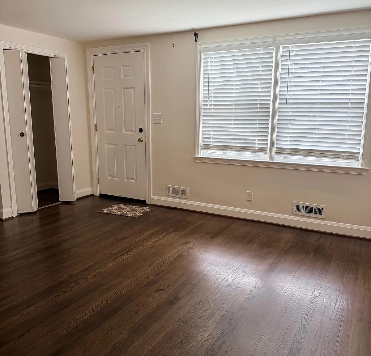 1517 Barrett Rd — Photo 2