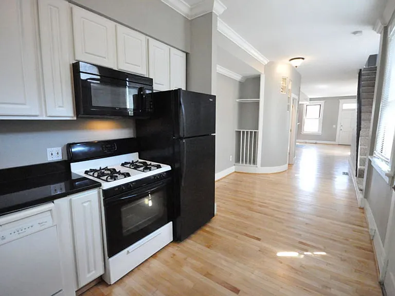 495 S Lazelle St — Photo 5