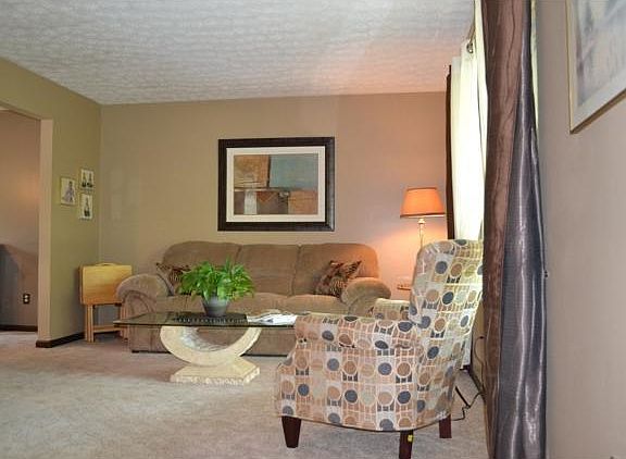 3rd image of 11445 Windridge Dr