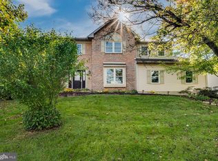 10 Pacific Ave, Sinking Spring, PA 19608