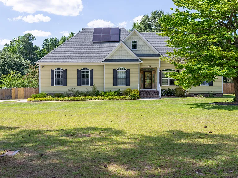 432 Booth Pond Rd — Photo 1