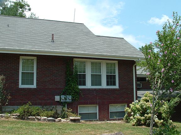 4th image of 1422 Greenville Hwy