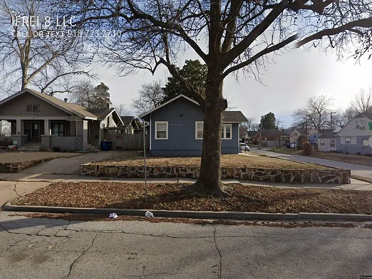 2204 E 14th St — Photo 4