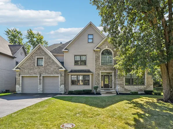 27W327 Williams St, Winfield, IL 60190