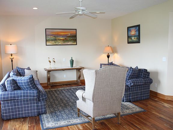 5th image of 1710 Stonegate Dr #37
