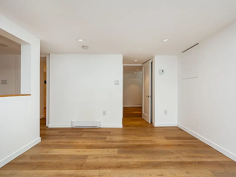 1412 E 10th Ave — Photo 12