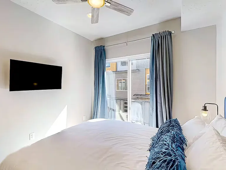 Queen Bed and patio