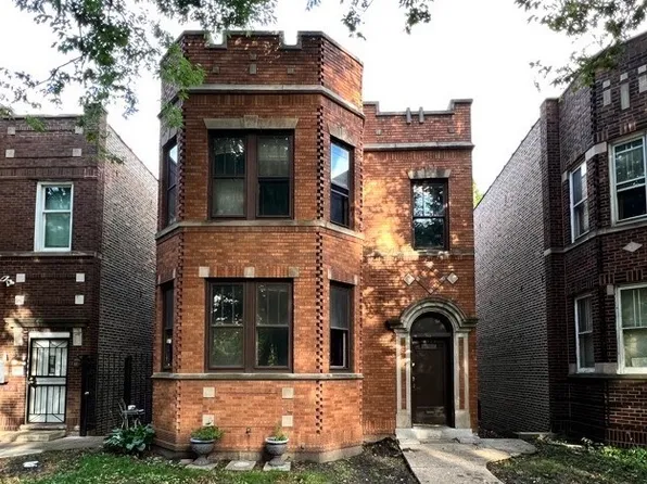 9023 S Muskegon Ave, Chicago, IL 60617