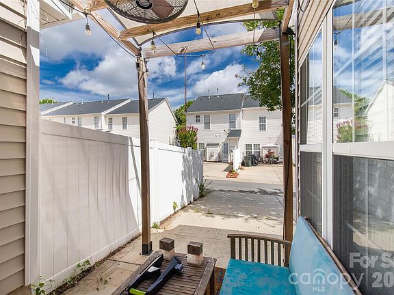 5th image of 961 Coolsprings Ln