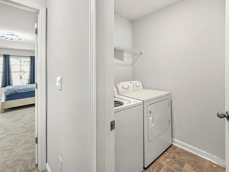 685 Highgrove Way — Photo 17