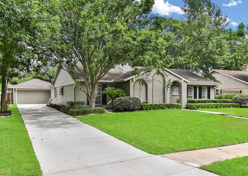 1st image of 10726 Candlewood Dr