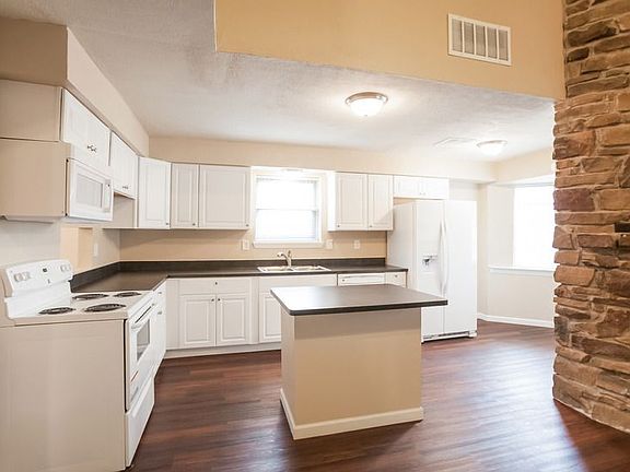 4th image of 10826 Sagewillow Ln