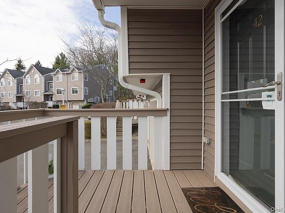 3rd image of 42 Eagle Ridge Way