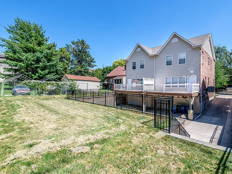 1033 Yale Ave — Photo 30