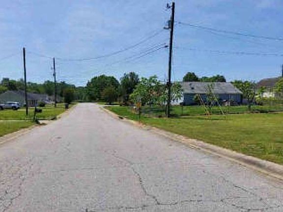 Exterior Neighborhood (street photo)