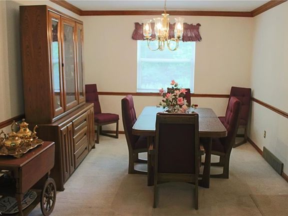 3rd image of 10490 Belleau Dr