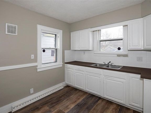 5th image of 107 Shelter St