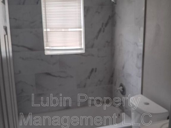 5th image of 4029 Berkshire Ave APT 5