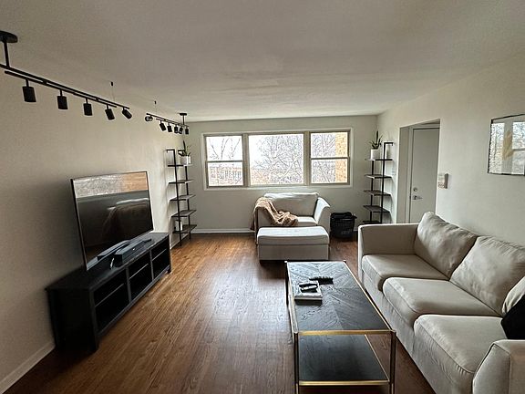 2nd image of 3642 N California Ave #3