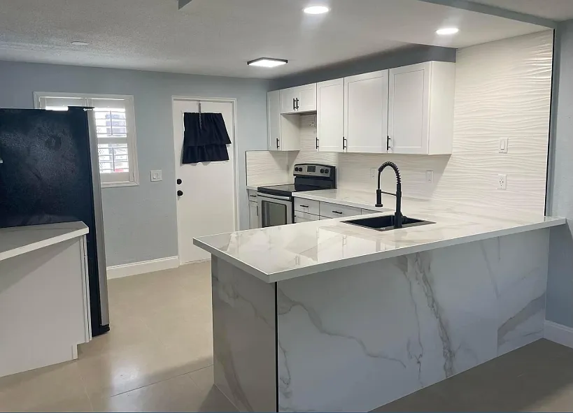 $300. Credit off the first months rent. Ask for details! - 1750 S Palmetto Ave