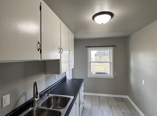 820 W Le Fevre Rd #824, Sterling, IL 61081