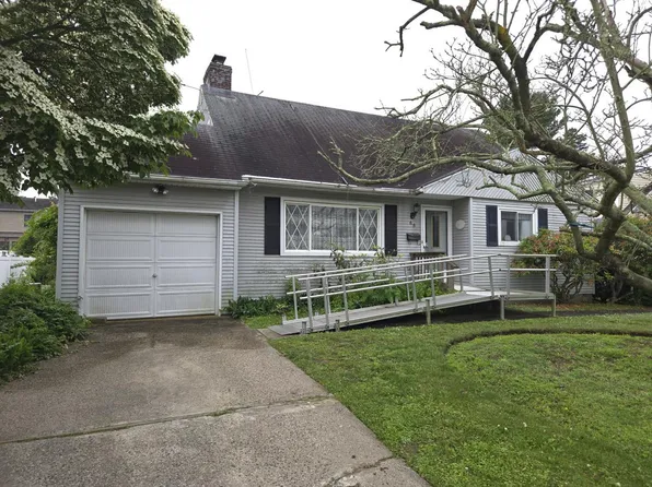 65 Birchfield Avenue, Babylon, NY 11702