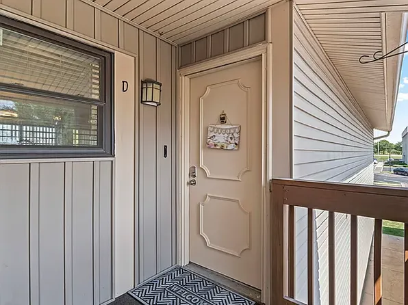 1285 Bamburg Ct Unit D, Hanover Park, IL 60133