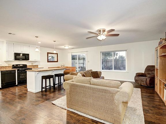 5th image of 3830 Bainbridge Dr