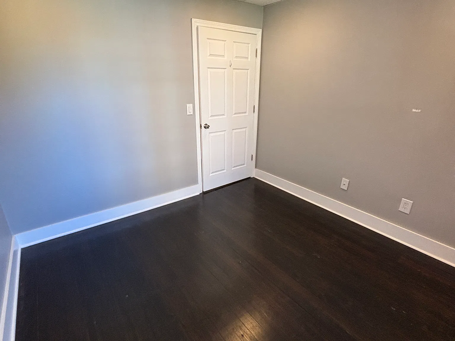 Studio, 180 sqft, $995 — Photo 3
