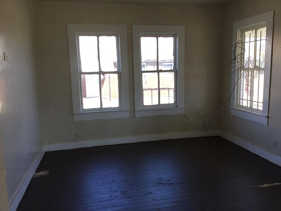 5th image of 1308 Hughes St #1