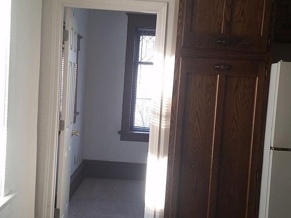 3rd image of 1109 Garden Ave