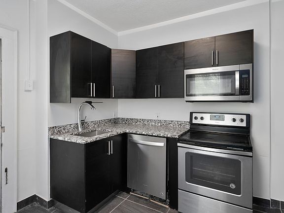 2nd image of 434 W 6th Ave #1/2