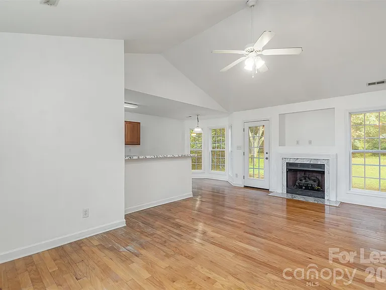 2716 Rabbit Ridge Dr — Photo 5