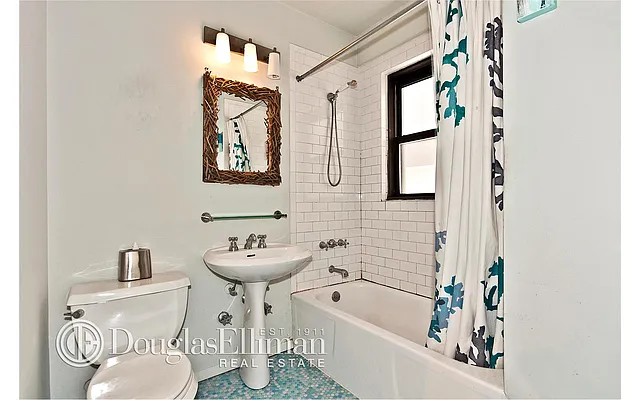 Sold by Douglas Elliman | media 14