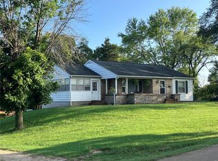 414 E Evergreen St, Desloge, MO 63601