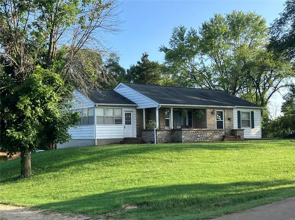 414 E Evergreen St, Desloge, MO 63601