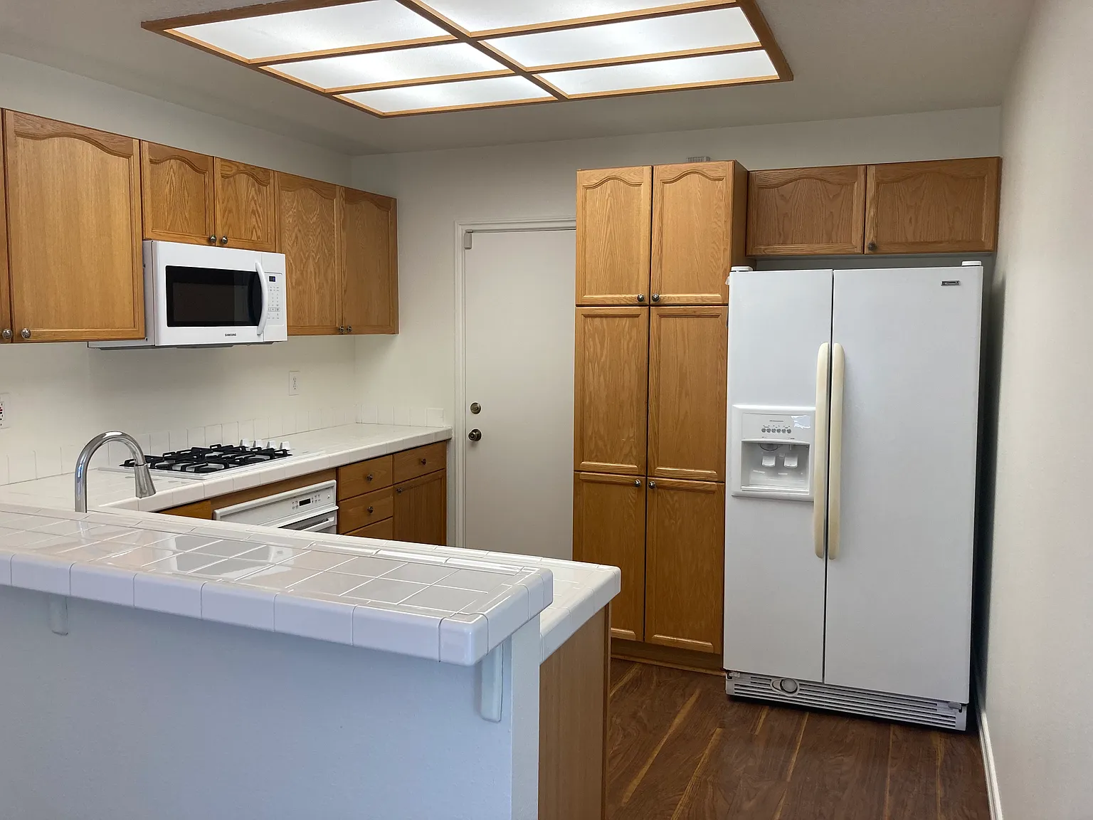 3 bed, 2.5 bath, 1440 sqft, $3,650 — Photo 4