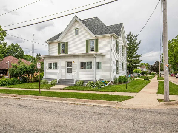 1017 9th Ave, Monroe, WI 53566