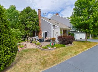 2S781 Grove Ln, Warrenville, IL 60555