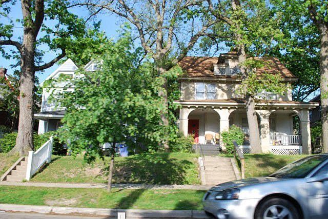 2nd image of 302 Fuller Ave SE